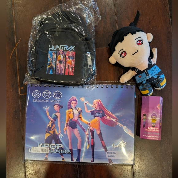 k-pop demon hunters | Accessories | Huntrx Bag With Kpop Zoie Keychain ...